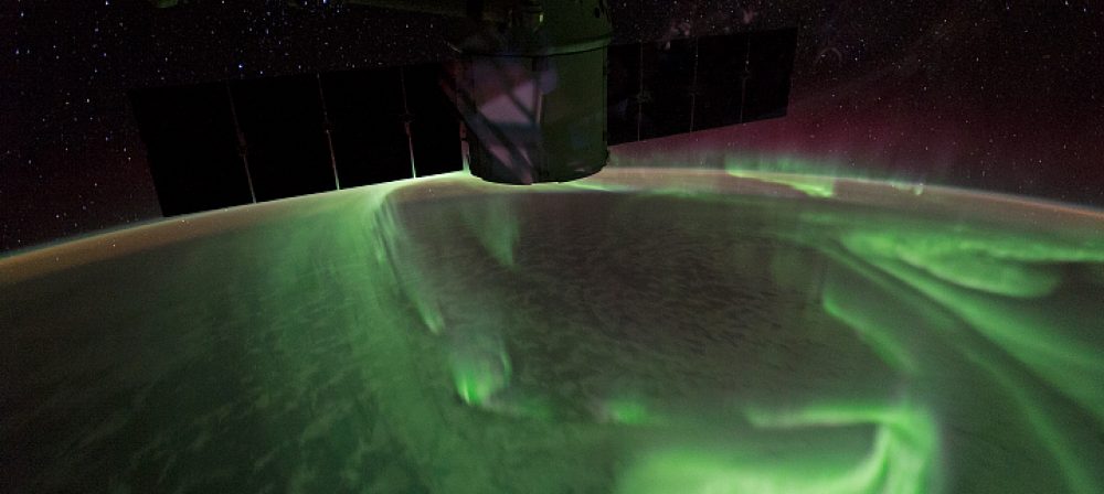 Can magnetic reconnection explain the discrete aurora?